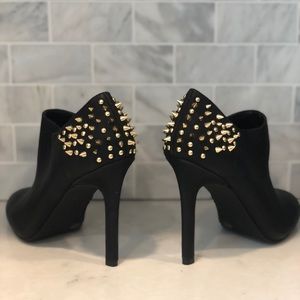 Black spiked Jessica Simpson bootie